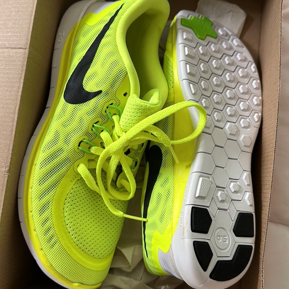 Nike Free 5.0 (gs) - Picture 2 of 3